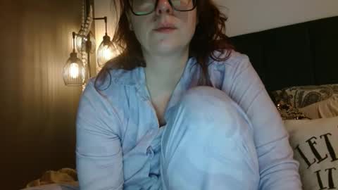 Hazel online show from November 2025 01:28:02 AM