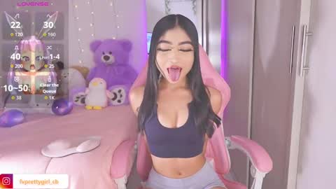 Snapshot of hazelbabee_ chatting on November 2025 06:36:02 AM Lynn online show from November 2025 06:36:02 AM