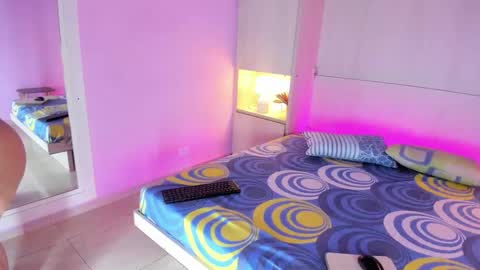 HAZEL  online show from November 2025 12:16:02 PM