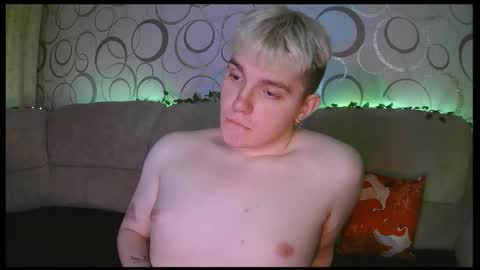 Snapshot of heatctrl chatting on March 2026 06:14:01 PM Justin online show from March 2026 06:14:01 PM