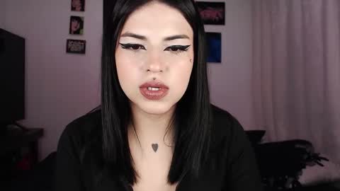 Snapshot of heatherdemonzx_ chatting on September 2025 12:33:01 AM HEATHER DEMONZX Please help me to reach 100 thumbs up online show from September 2025 12:33:01 AM