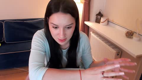 Snapshot of heaven_chloe chatting on December 2024 03:22:01 PM Heaven girl online show from December 2024 03:22:01 PM