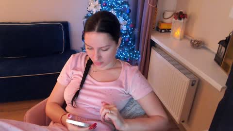 Snapshot of heaven_chloe chatting on January 2025 09:47:02 PM Heaven girl online show from January 2025 09:47:02 PM