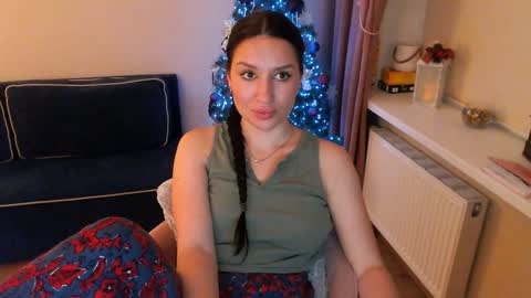 Snapshot of heaven_chloe chatting on January 2025 08:26:02 PM Heaven girl online show from January 2025 08:26:02 PM