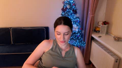 Snapshot of heaven_chloe chatting on January 2025 10:07:02 PM Heaven girl online show from January 2025 10:07:02 PM
