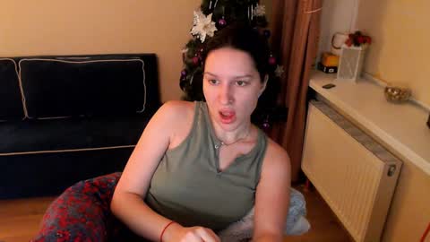 Snapshot of heaven_chloe chatting on January 2025 03:03:01 PM Heaven girl online show from January 2025 03:03:01 PM