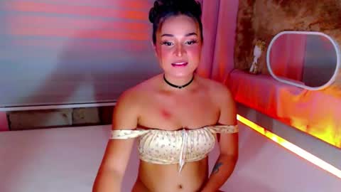 Snapshot of heavenlypleasurexx chatting on November 2025 12:00:02 AM HEAVEN online show from November 2025 12:00:02 AM