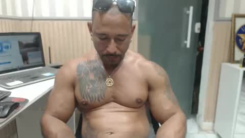 hebertgomes online show from November 2025 10:45:02 PM