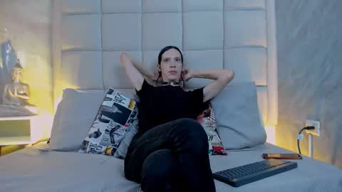 Keira Hecate online show from November 2025 08:09:01 PM