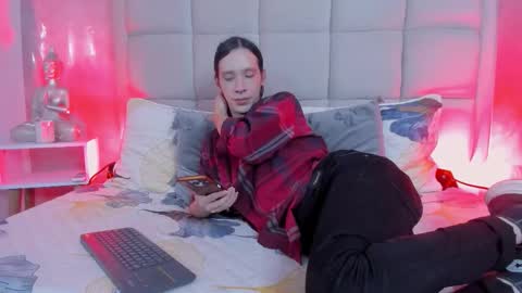 Keira Hecate online show from January 2026 08:32:01 PM