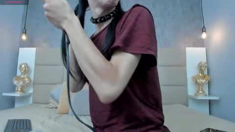 Keira Hecate online show from April 2026 07:10:01 PM