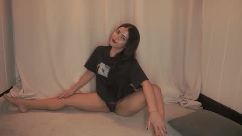 Snapshot of hecate333 chatting on October 2025 05:33:01 PM hecate333 online show from October 2025 05:33:01 PM