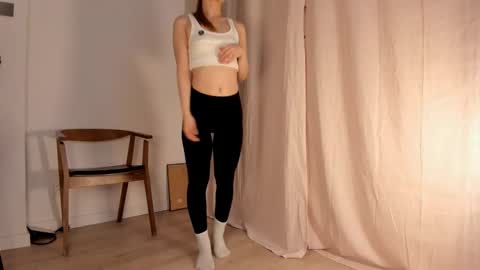 Snapshot of hee_jeen chatting on January 2025 01:09:01 PM Jeen online show from January 2025 01:09:01 PM