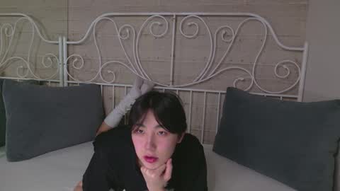 HEEJIN online show from October 2025 08:33:01 PM