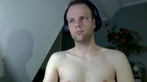 hefelin online show from April 2026 07:49:01 PM