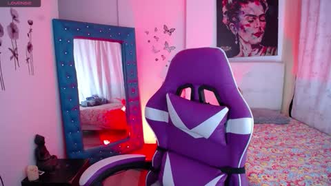 Heidy online show from October 2025 01:18:01 PM