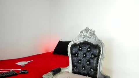 Hela   Independent model online show from November 2025 11:16:01 PM