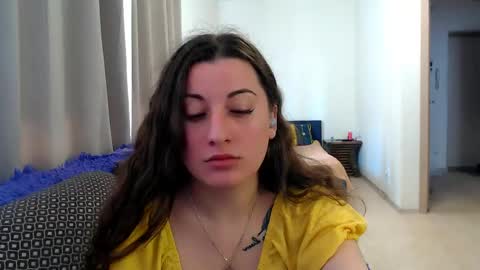 helen_adams_ online show from May 2026 06:19:02 AM