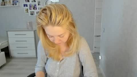 Snapshot of helen_angel_girl chatting on July 2026 05:14:01 AM Helen sven online show from July 2026 05:14:01 AM