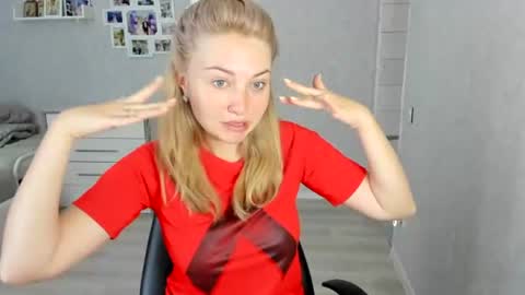 Snapshot of helen_angel_girl chatting on August 2026 08:24:02 AM Helen sven online show from August 2026 08:24:02 AM