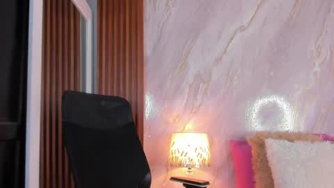 Helena Santos  online show from April 2026 11:21:01 AM