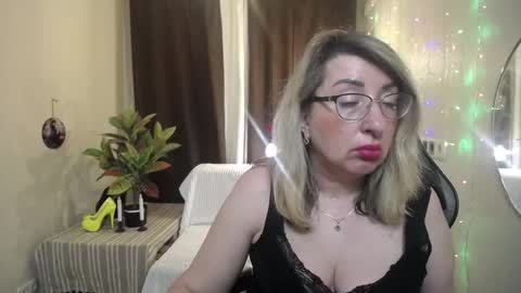 helenenigma online show from January 2025 02:06:01 AM