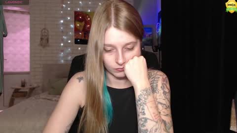 Snapshot of helenundersin chatting on November 2025 08:42:02 PM Helen online show from November 2025 08:42:02 PM