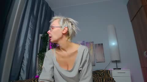 Helga online show from January 2025 04:36:01 AM