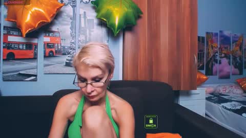 Helga online show from November 2025 10:52:01 PM