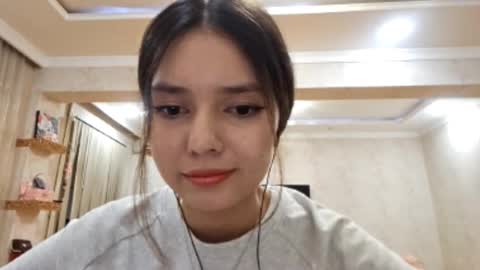 Snapshot of helgakraszewski chatting on September 2025 01:33:02 PM Alice online show from September 2025 01:33:02 PM