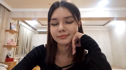 Snapshot of helgakraszewski chatting on September 2025 05:18:01 PM Alice online show from September 2025 05:18:01 PM