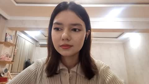 Snapshot of helgakraszewski chatting on October 2025 07:12:02 PM Alice online show from October 2025 07:12:02 PM