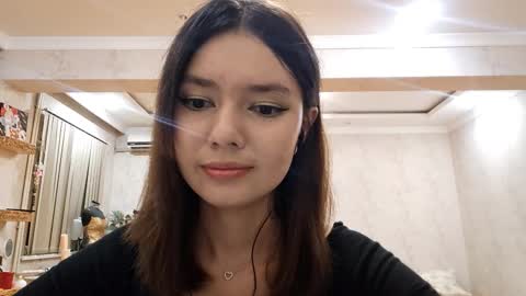 Snapshot of helgakraszewski chatting on October 2025 06:19:02 PM Alice online show from October 2025 06:19:02 PM