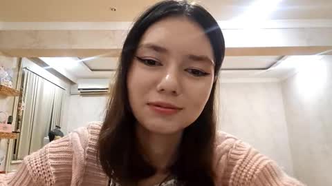 Snapshot of helgakraszewski chatting on October 2025 07:26:02 PM Alice online show from October 2025 07:26:02 PM