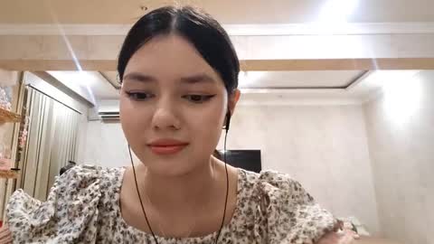 Snapshot of helgakraszewski chatting on November 2025 03:34:02 PM Alice online show from November 2025 03:34:02 PM