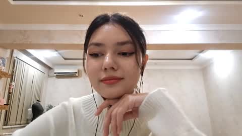 Snapshot of helgakraszewski chatting on November 2025 03:49:01 PM Alice online show from November 2025 03:49:01 PM