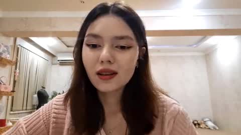 Snapshot of helgakraszewski chatting on December 2025 04:38:01 PM Alice online show from December 2025 04:38:01 PM