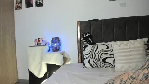helldy_666 online show from April 2026 12:52:02 AM