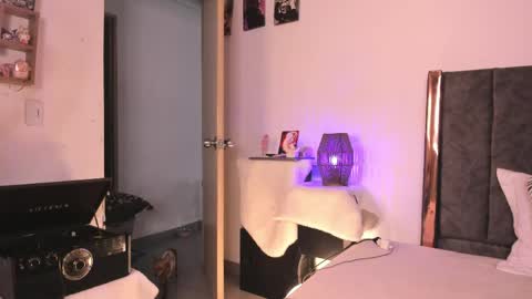 helldy_666 online show from May 2026 11:02:02 PM