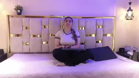 Hellen.  online show from March 2026 11:49:01 AM