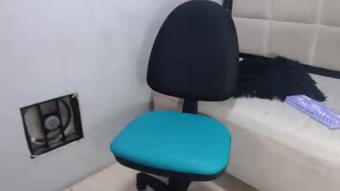 hellen_queensex online show from February 2025 06:07:01 PM