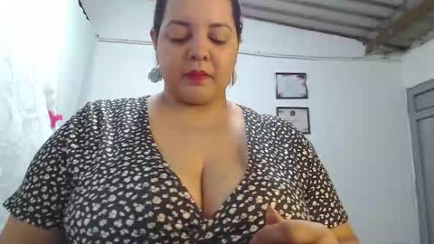 Hellen Sevda online show from December 2025 10:27:02 PM