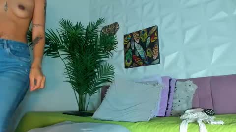 hellen     online show from November 2025 07:46:02 PM