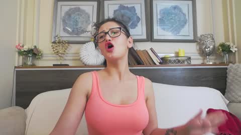 Snapshot of hellendesire chatting on January 2025 04:05:01 AM online show from January 2025 04:05:01 AM