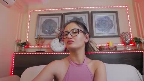 Snapshot of hellendesire chatting on February 2025 07:15:01 AM online show from February 2025 07:15:01 AM