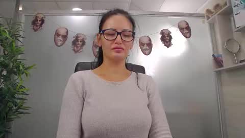 Snapshot of hellendesire chatting on October 2025 03:54:02 AM online show from October 2025 03:54:02 AM