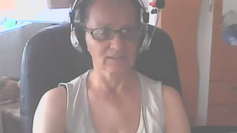 Snapshot of hellenmarie chatting on September 2025 10:25:02 AM hellenmarie online show from September 2025 10:25:02 AM