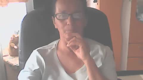 Snapshot of hellenmarie chatting on September 2025 10:53:02 AM hellenmarie online show from September 2025 10:53:02 AM