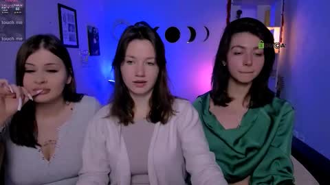 Helli online show from March 2026 08:11:01 PM