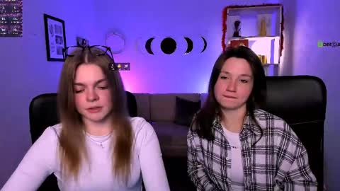 Helli online show from April 2026 07:54:01 PM